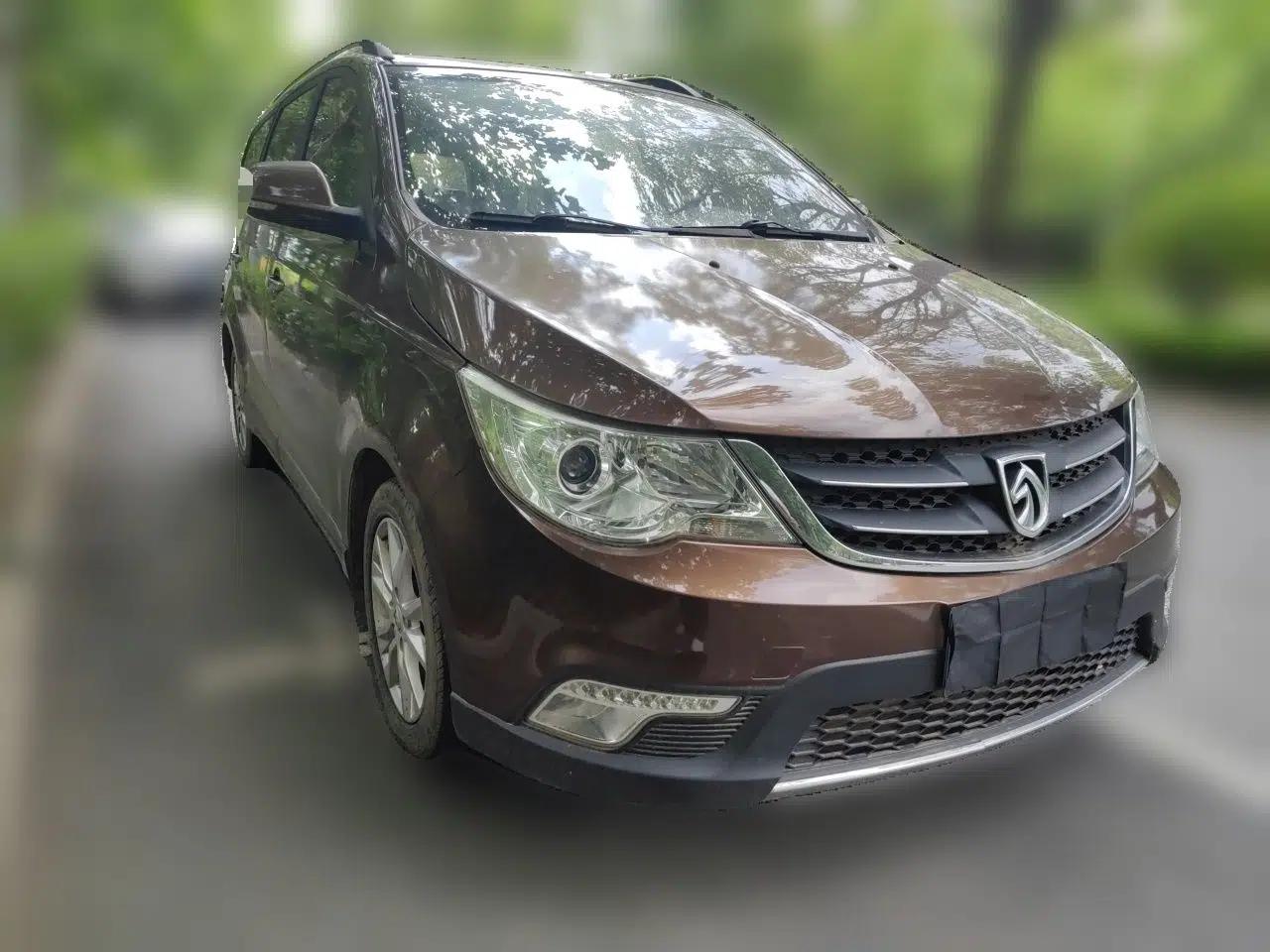 Baojun 730 2014 1.5L manual Comfort ESP version 7 seats — миниатюра 3