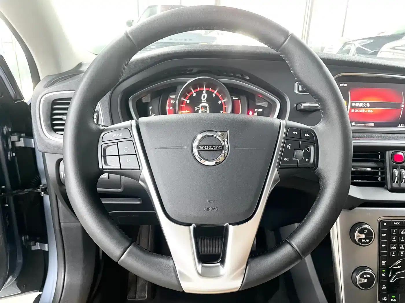 2017 Volvo V40 T3 Smart Edition — миниатюра 11