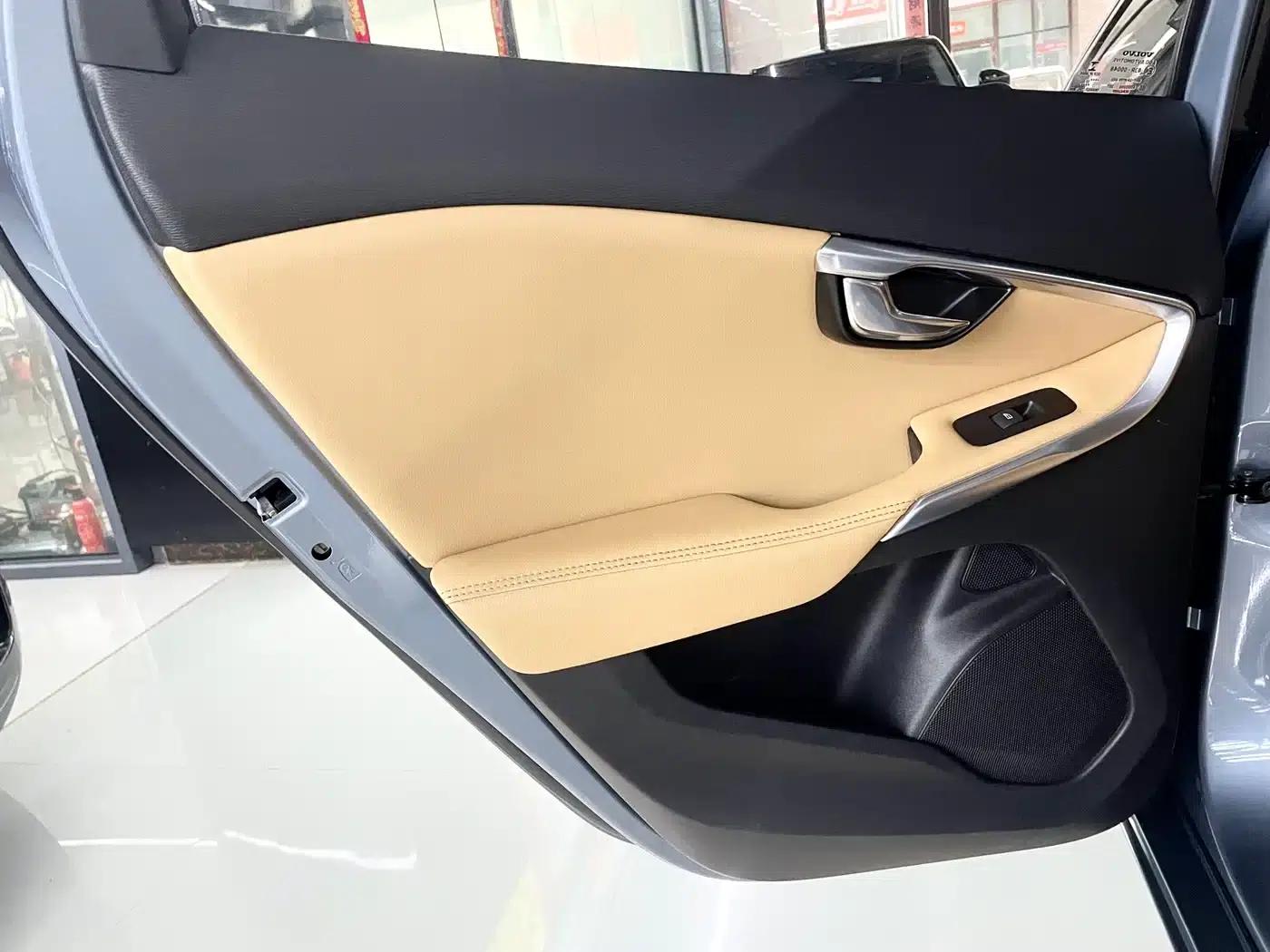 2017 Volvo V40 T3 Smart Edition — миниатюра 13