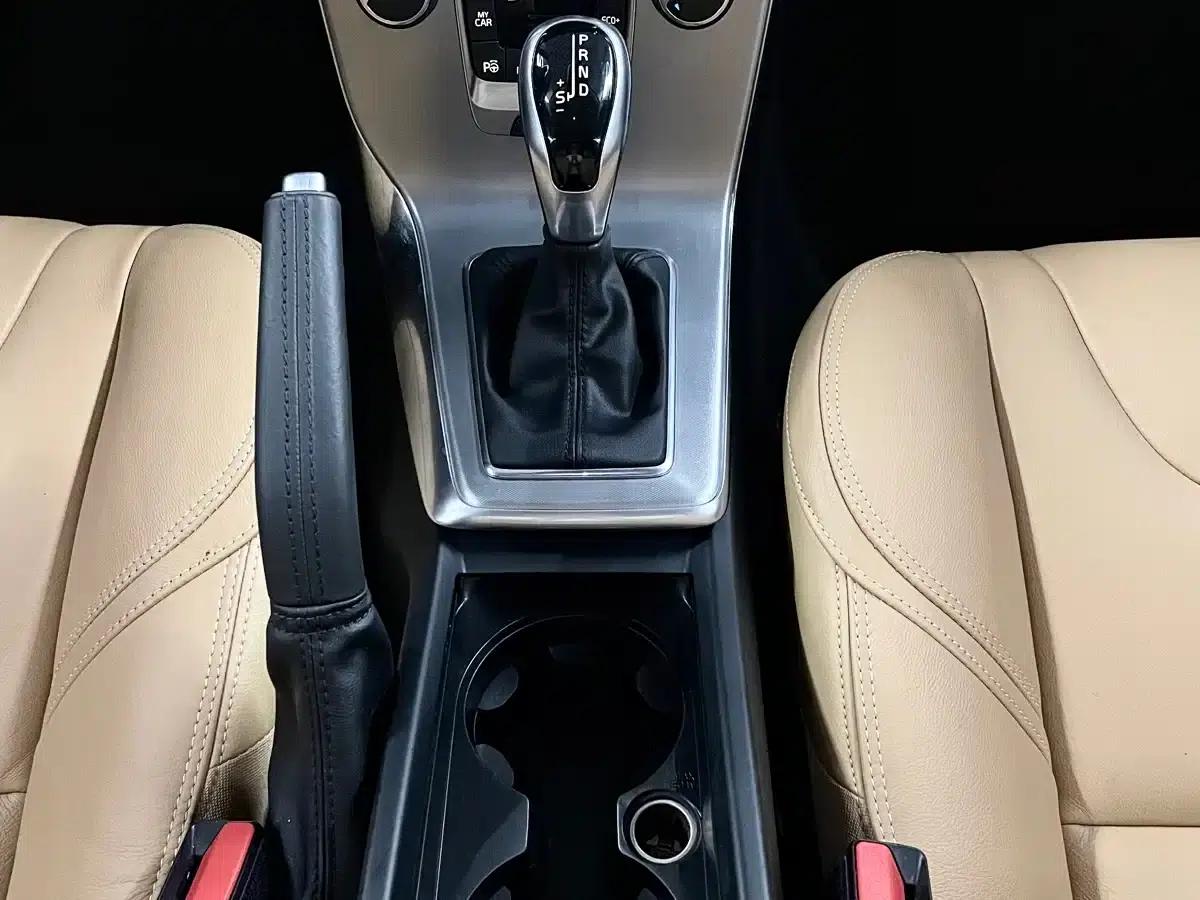 2017 Volvo V40 T3 Smart Edition — миниатюра 15