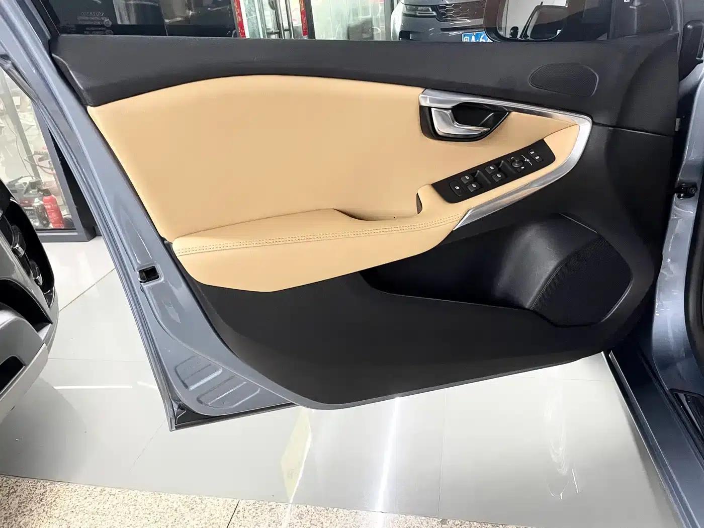 2017 Volvo V40 T3 Smart Edition — миниатюра 9