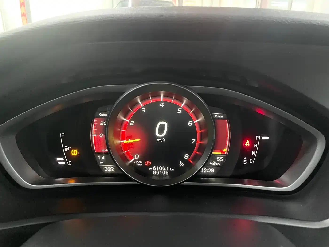 2017 Volvo V40 T3 Smart Edition — миниатюра 10