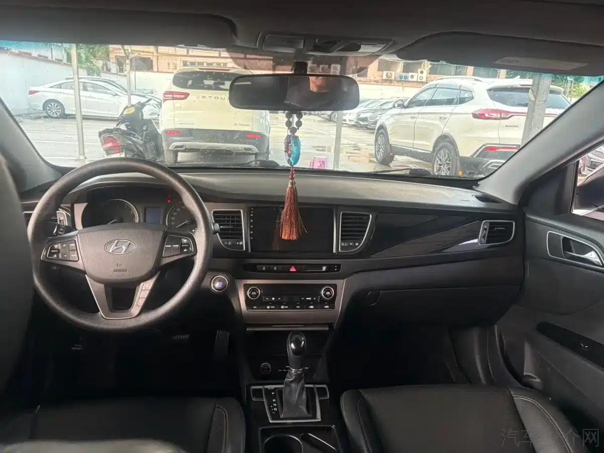 2014 Mistra 1.8L Automatic Intelligent GLS — миниатюра 6