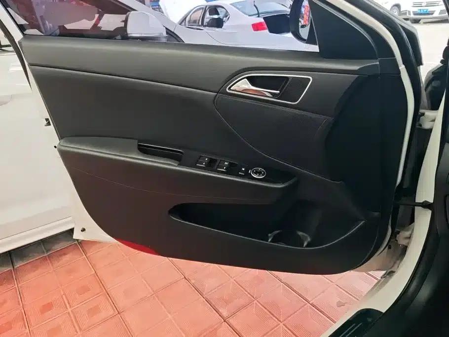 2014 Mistra 1.8L Automatic Intelligent GLS — миниатюра 7