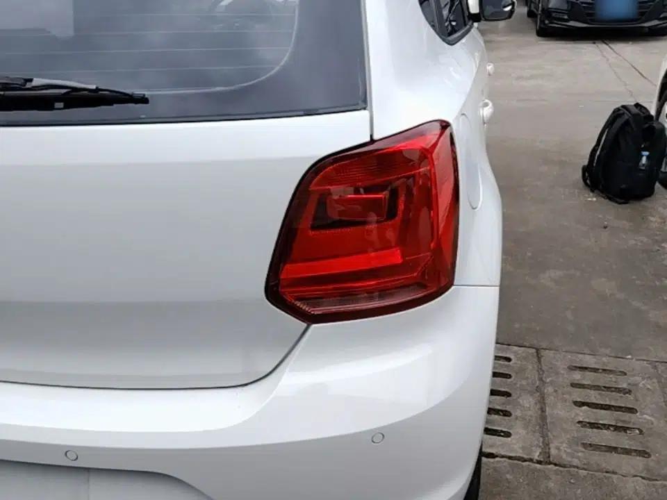Volkswagen Polo 2016 1.6L Automatic Comfort Model — миниатюра 9