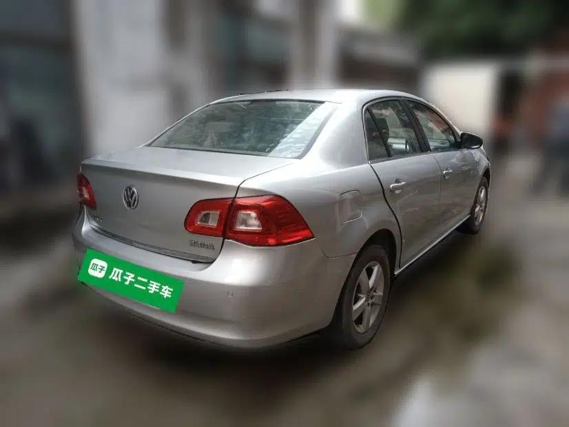 Volkswagen Bora 2012 1.6L Manual Fashion Edition — миниатюра 6