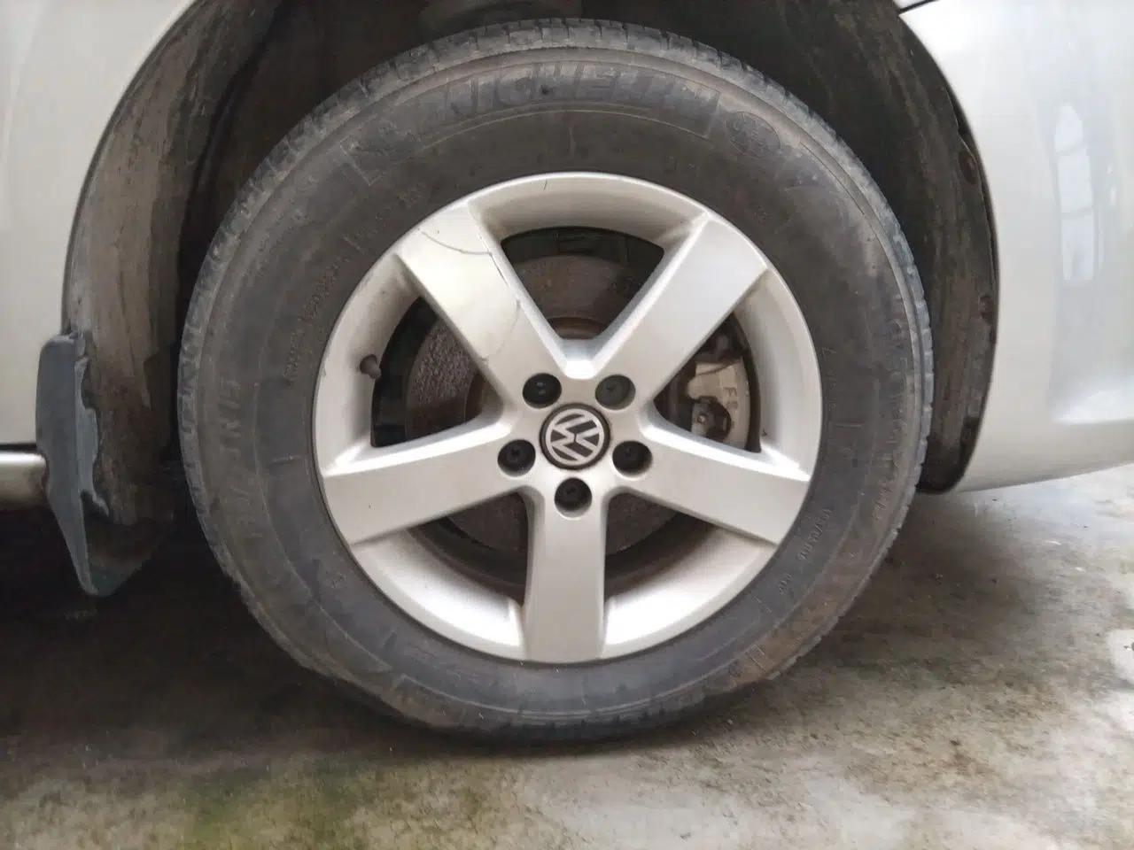 Volkswagen Bora 2012 1.6L Manual Fashion Edition — миниатюра 8