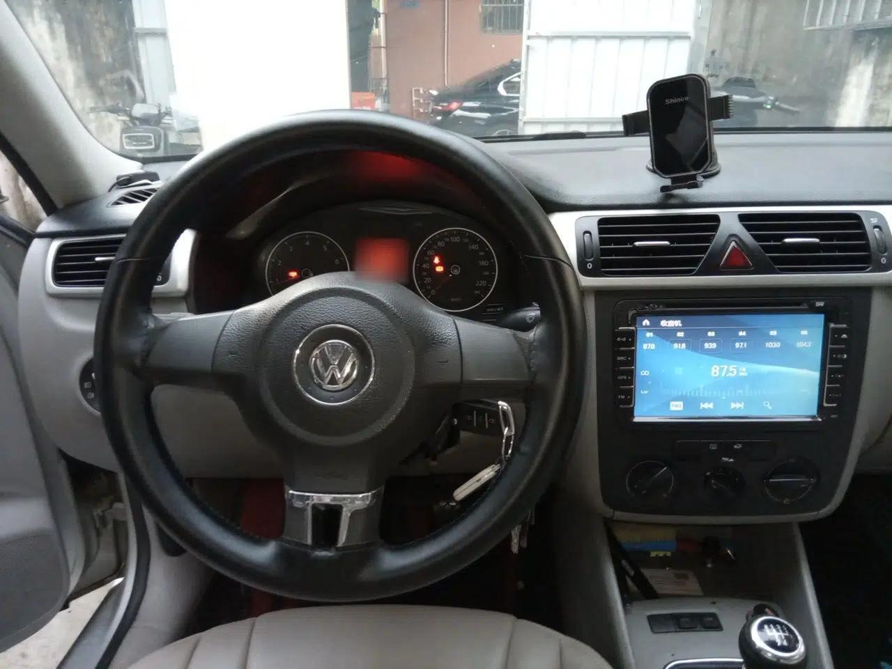 Volkswagen Bora 2012 1.6L Manual Fashion Edition — миниатюра 10