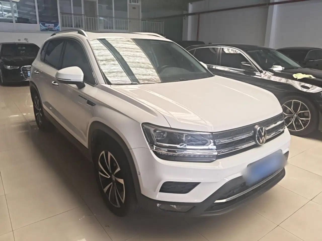 Volkswagen Tharu 2022 280TSI Two-Wheel-Drive Luxury Edition — миниатюра 3