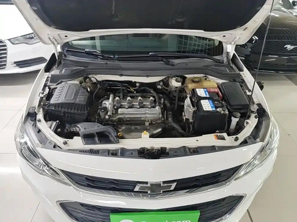 Chevrolet Cruze 2019 320 Automatic Sunroof Edition — миниатюра 20