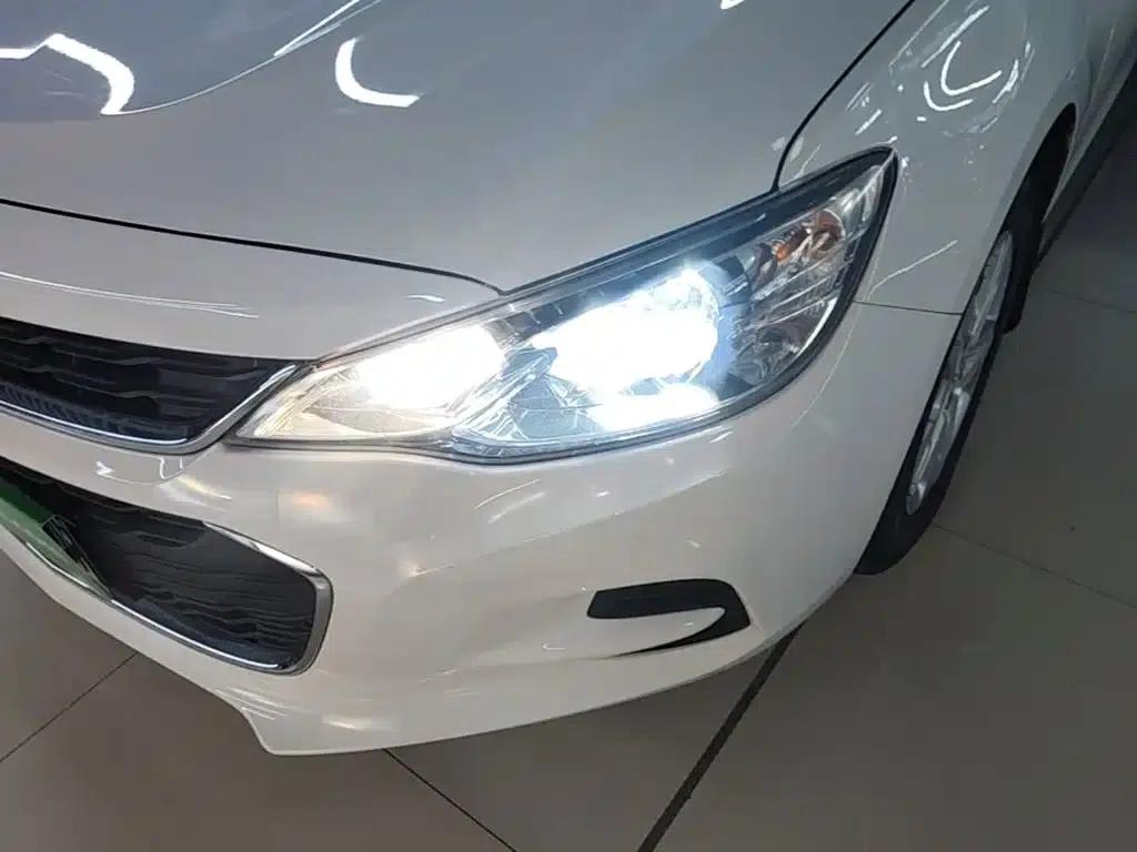 Chevrolet Cruze 2019 320 Automatic Sunroof Edition — миниатюра 24