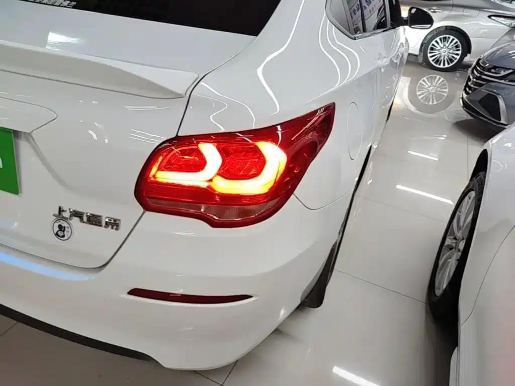 Chevrolet Cruze 2019 320 Automatic Sunroof Edition — миниатюра 8