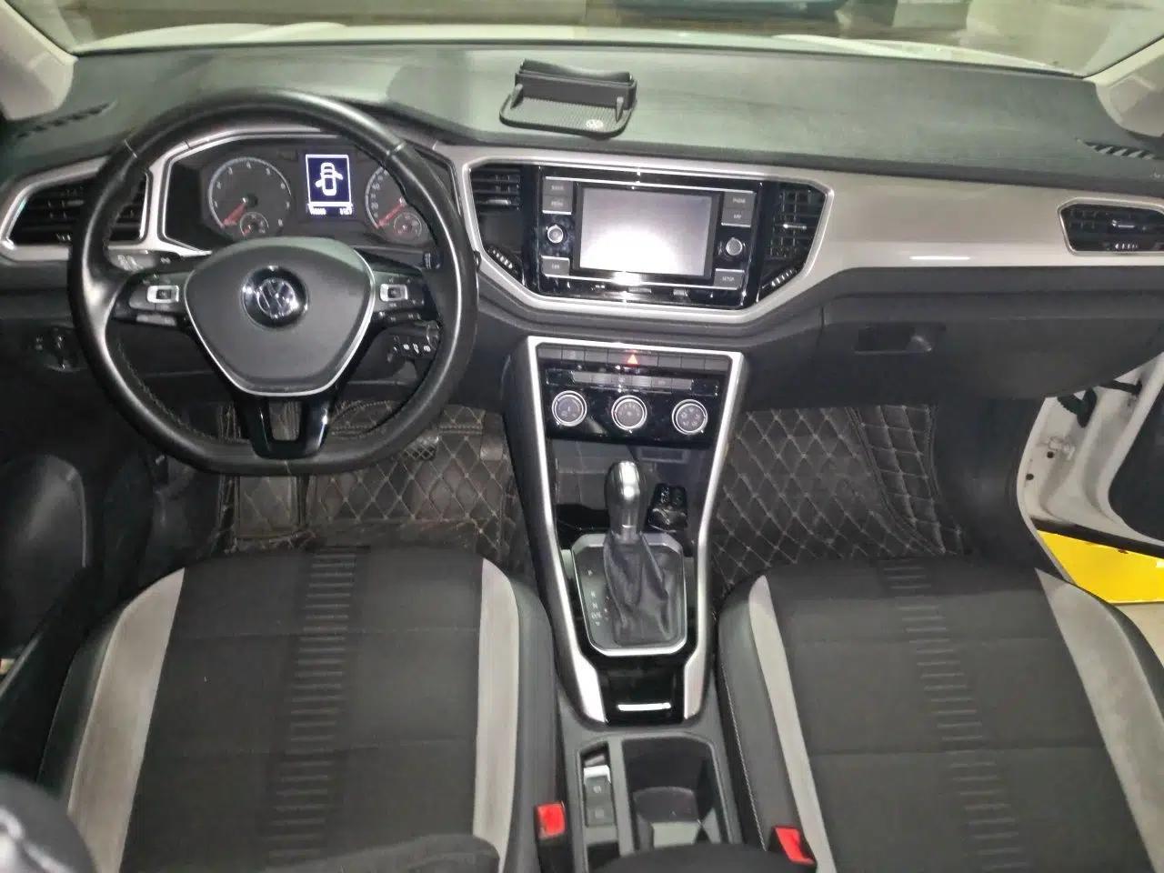 Volkswagen T-ROC 2019 280TSI DSG Two-Wheel Drive Advanced Version China VI Standard — миниатюра 9