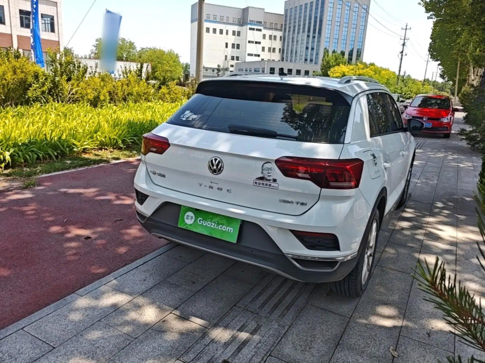Volkswagen T-ROC 2020 280TSI DSG Two-Wheel-Drive Elite Version — миниатюра 6