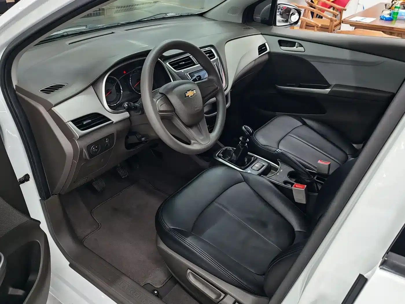 Chevrolet Aveo RV 2016 1.5L Manual Comfort Edition — миниатюра 7