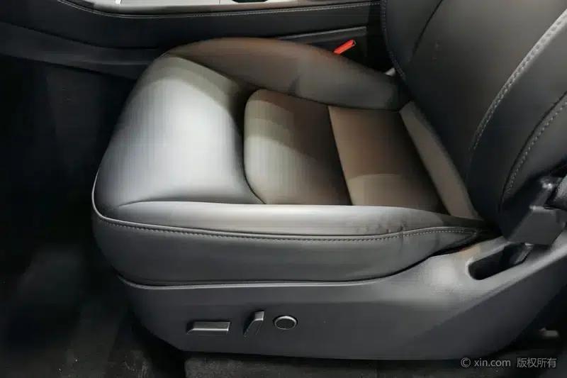 Model Y 2024 Rear-Wheel Drive — миниатюра 17