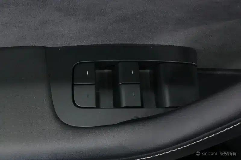 Model Y 2024 Rear-Wheel Drive — миниатюра 21