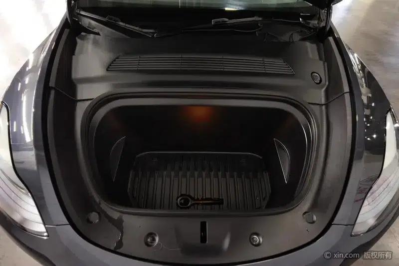 Model Y 2024 Rear-Wheel Drive — миниатюра 23