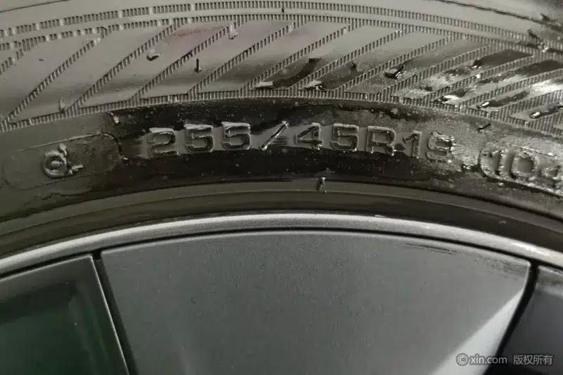 Model Y 2024 Rear-Wheel Drive — миниатюра 7