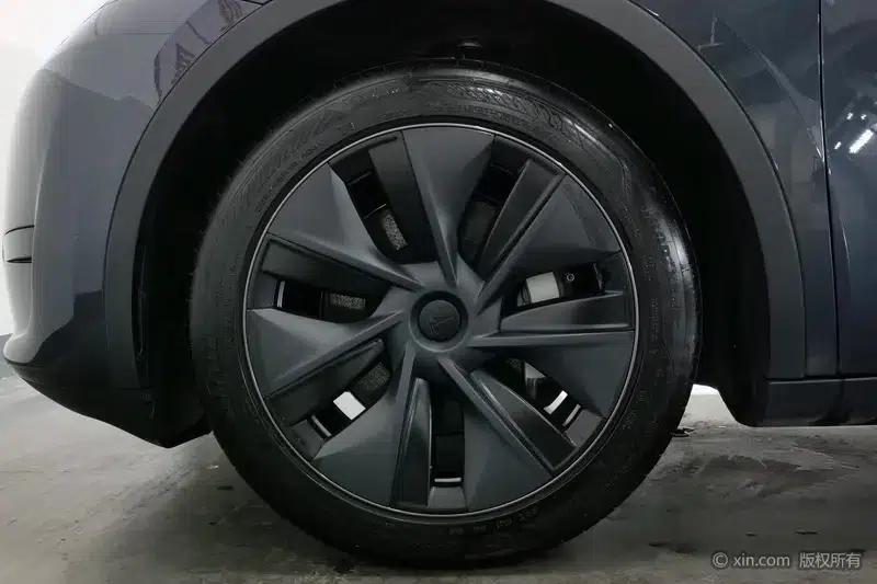 Model Y 2024 Rear-Wheel Drive — миниатюра 10