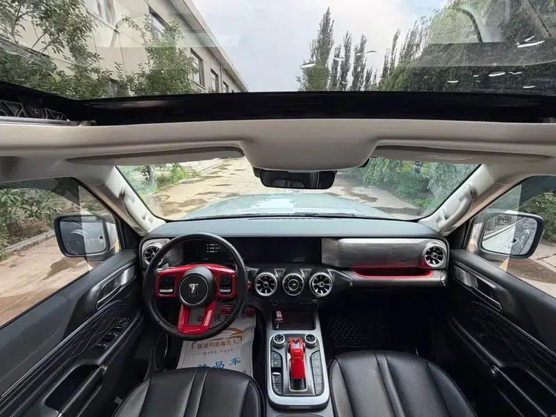 The 2021 Tank 300 City Edition 2.0T is very stylish. — миниатюра 9