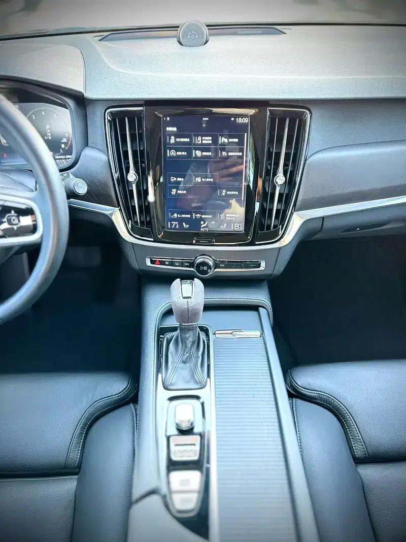 2017 Volvo V90 Cross Country T5 AWD Smart Edition — миниатюра 6