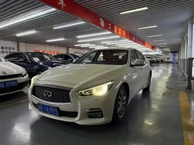 Infiniti Q50 2014 3.7L Comfort Edition