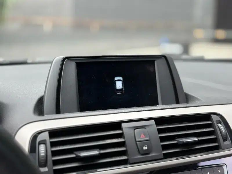 BMW 1 Series (Imported) 2018 118i Leading Edition — миниатюра 9