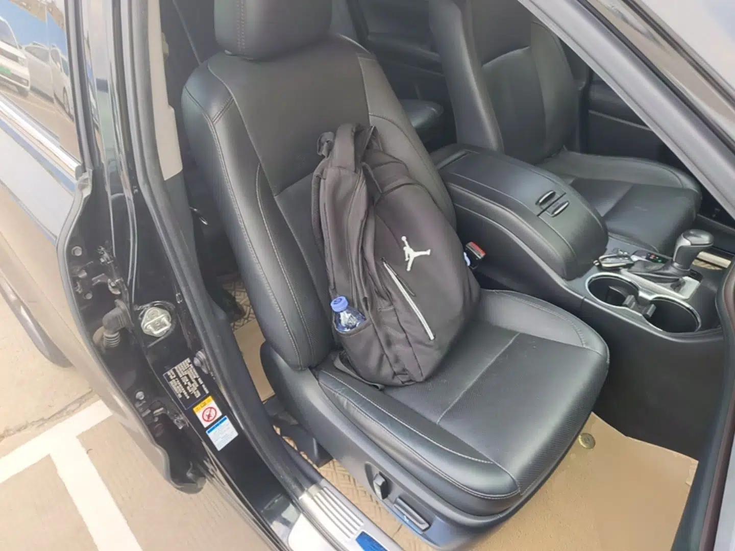 Toyota Highlander 2018 2.0T Four-Wheel Drive Luxury Version 7 Seats China VI Standard — миниатюра 19