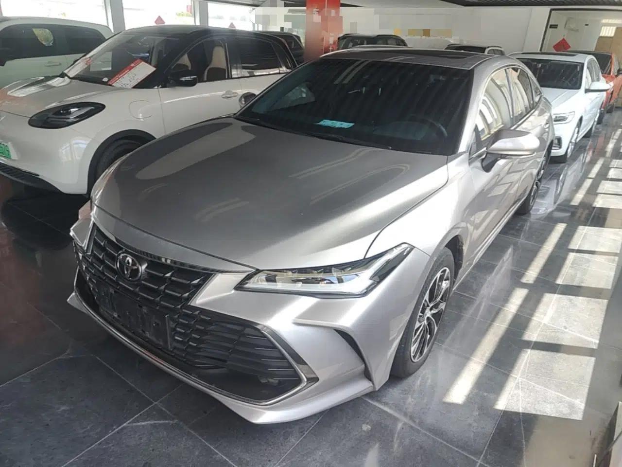Toyota Avalon 2022 2.0L Luxury Edition — миниатюра 1