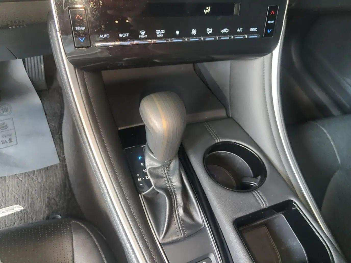 Toyota Avalon 2022 2.0L Luxury Edition — миниатюра 16