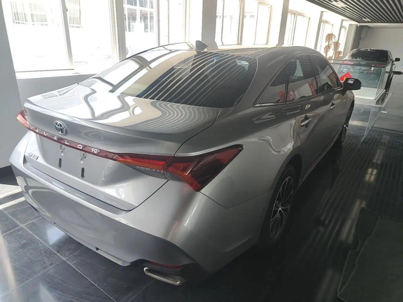 Toyota Avalon 2022 2.0L Luxury Edition — миниатюра 6