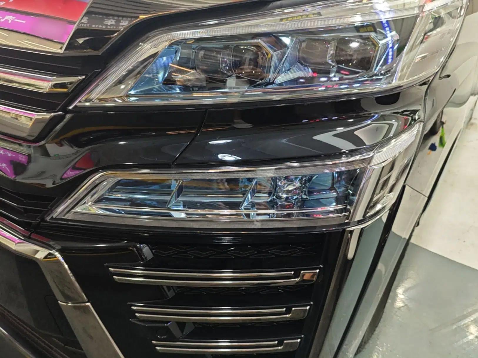 Toyota Vellfire 2021 Crown Dual-Engine 2.5L HV Prestige Edition — миниатюра 8