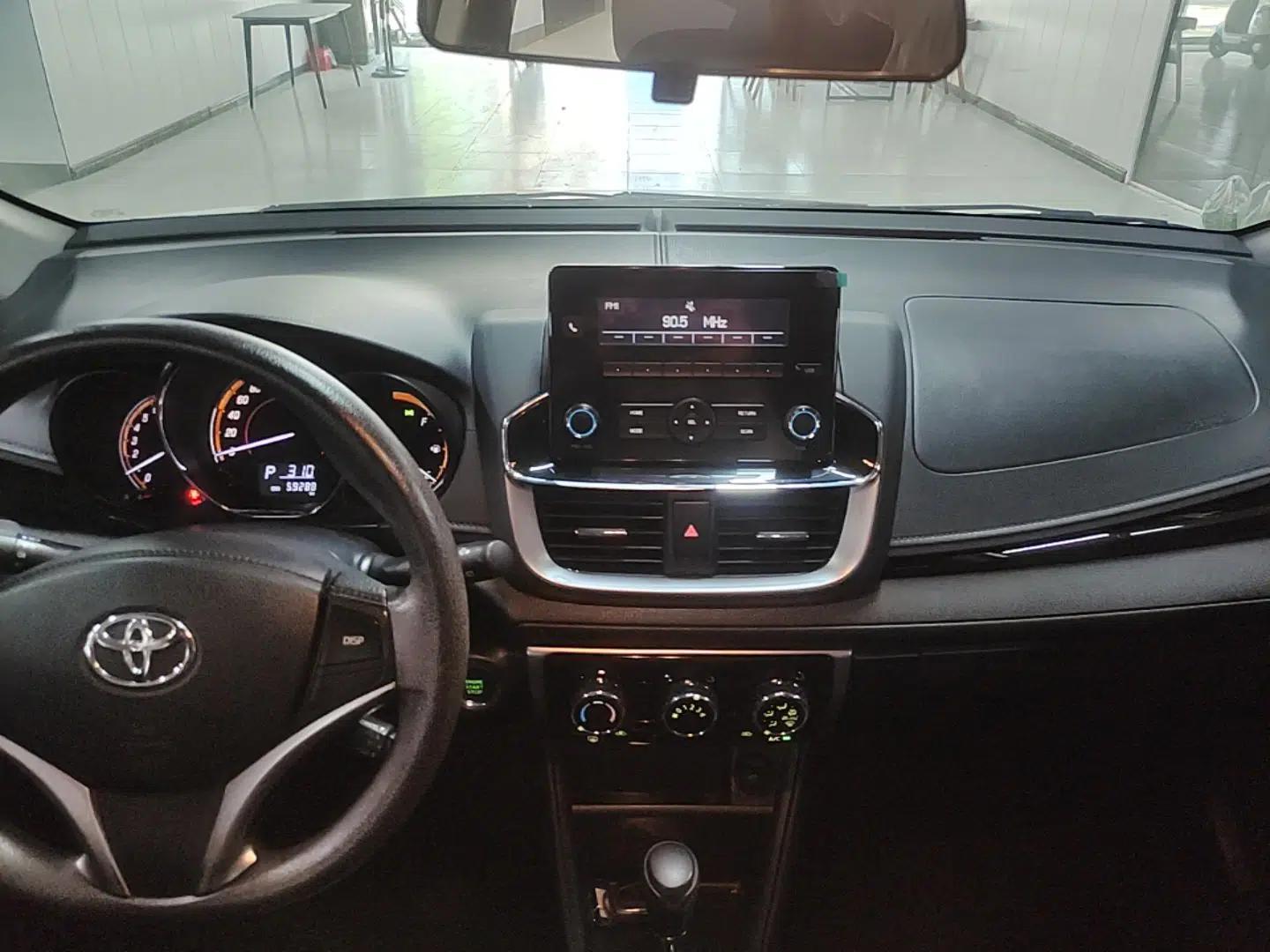 Toyota YARiS L Zhi Xuan 2022 1.5L CVT Luxury PLUS Edition — миниатюра 15