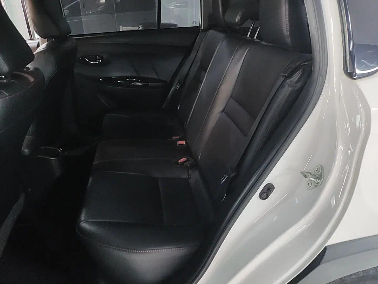 Toyota YARiS L Zhi Xuan 2022 1.5L CVT Luxury PLUS Edition — миниатюра 20