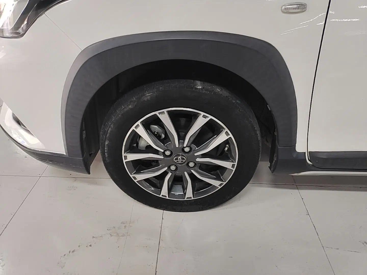 Toyota YARiS L Zhi Xuan 2022 1.5L CVT Luxury PLUS Edition — миниатюра 10