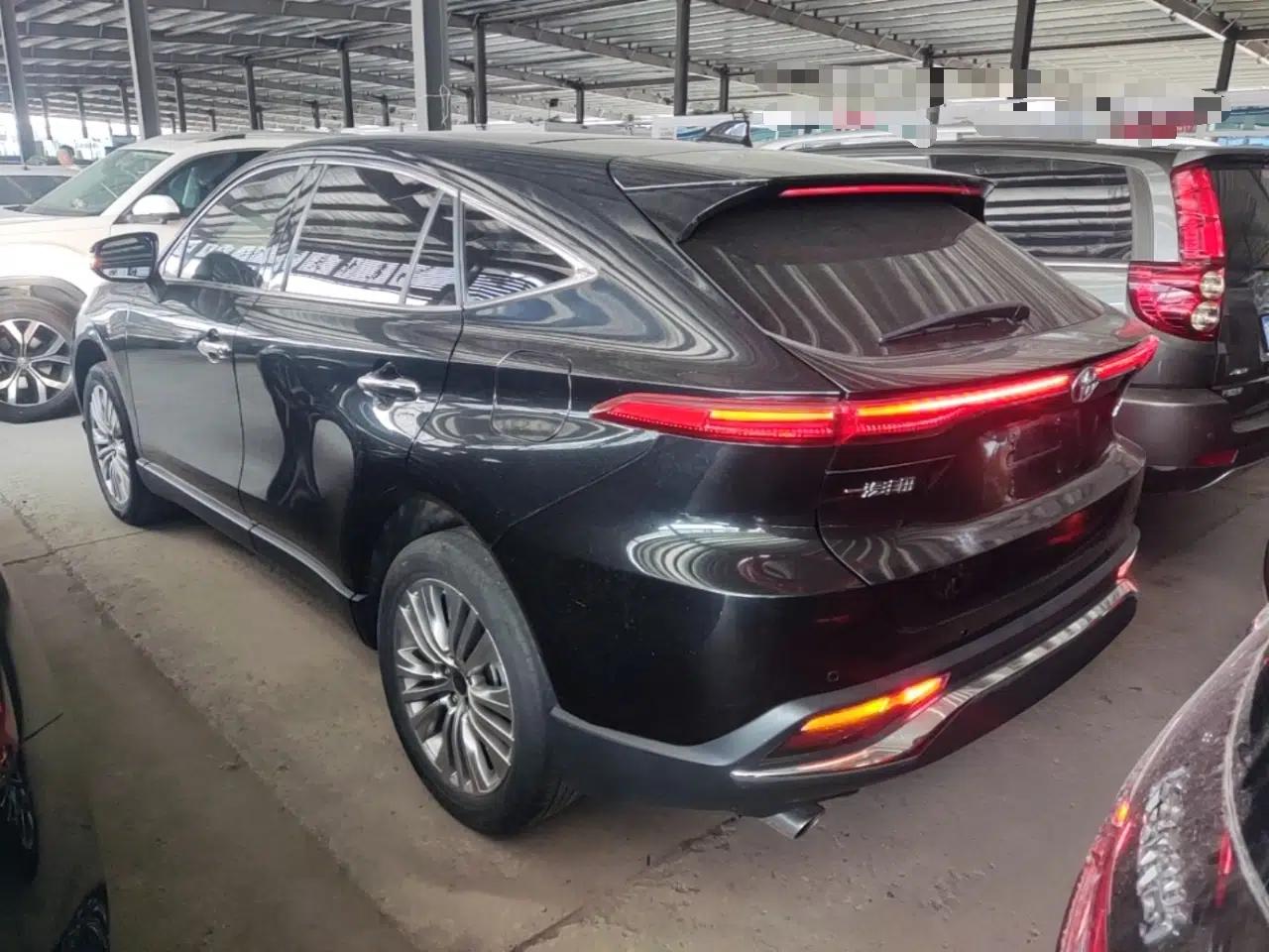 Toyota Harrier 2022 2.0L CVT Two-Wheel Drive Deluxe Edition — миниатюра 4