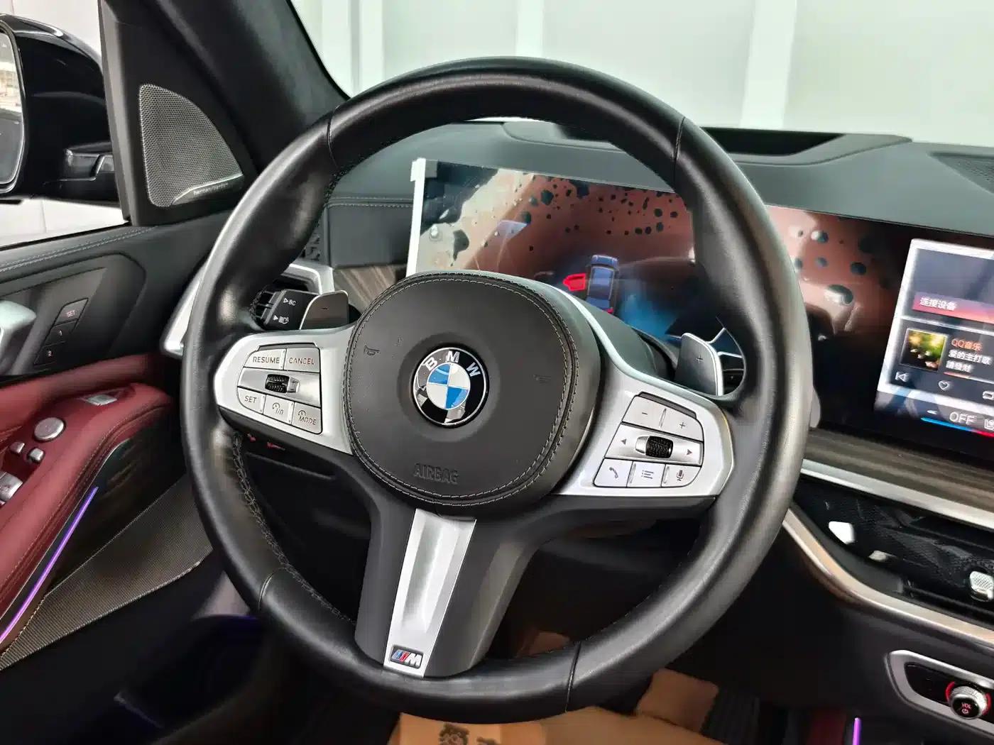BMW X5 2023 xDrive 40Li M Sport Shadow Edition — миниатюра 16