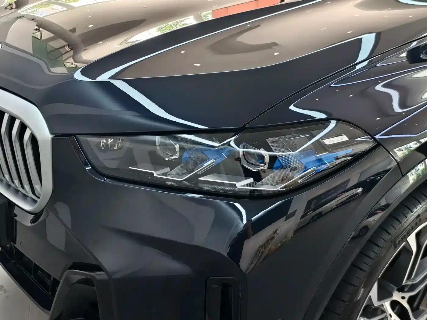 BMW X5 2023 xDrive 40Li M Sport Shadow Edition — миниатюра 19