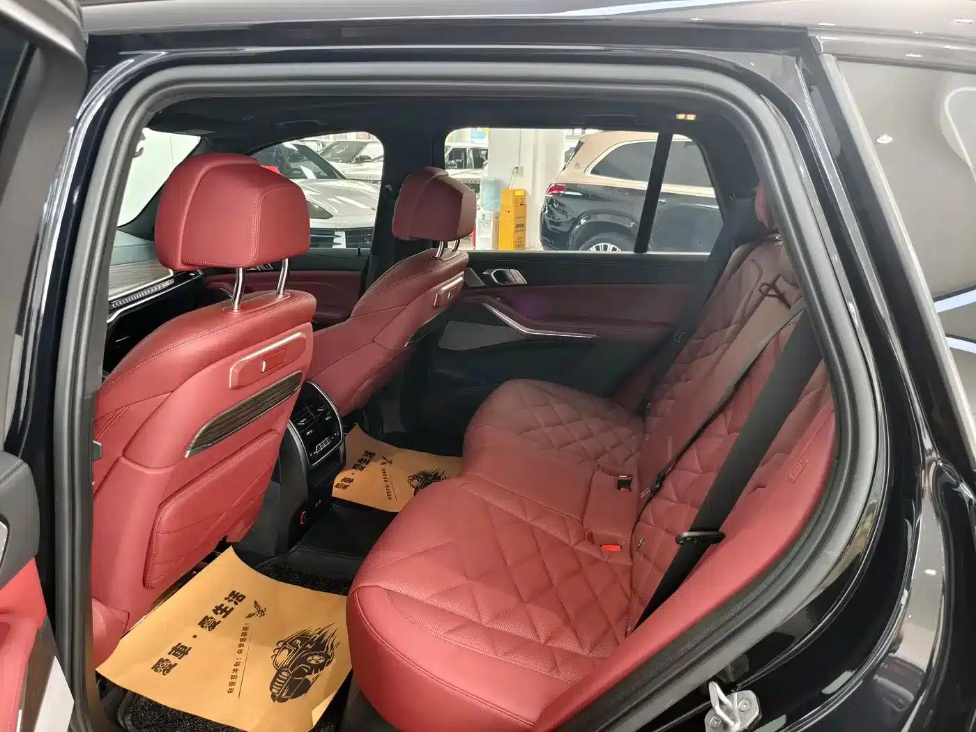 BMW X5 2023 xDrive 40Li M Sport Shadow Edition — миниатюра 6