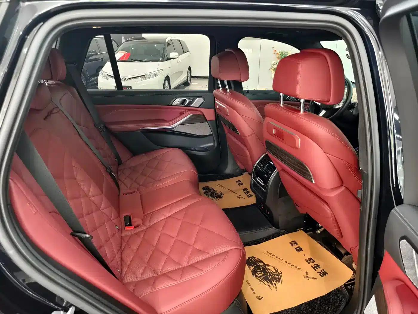 BMW X5 2023 xDrive 40Li M Sport Shadow Edition — миниатюра 8