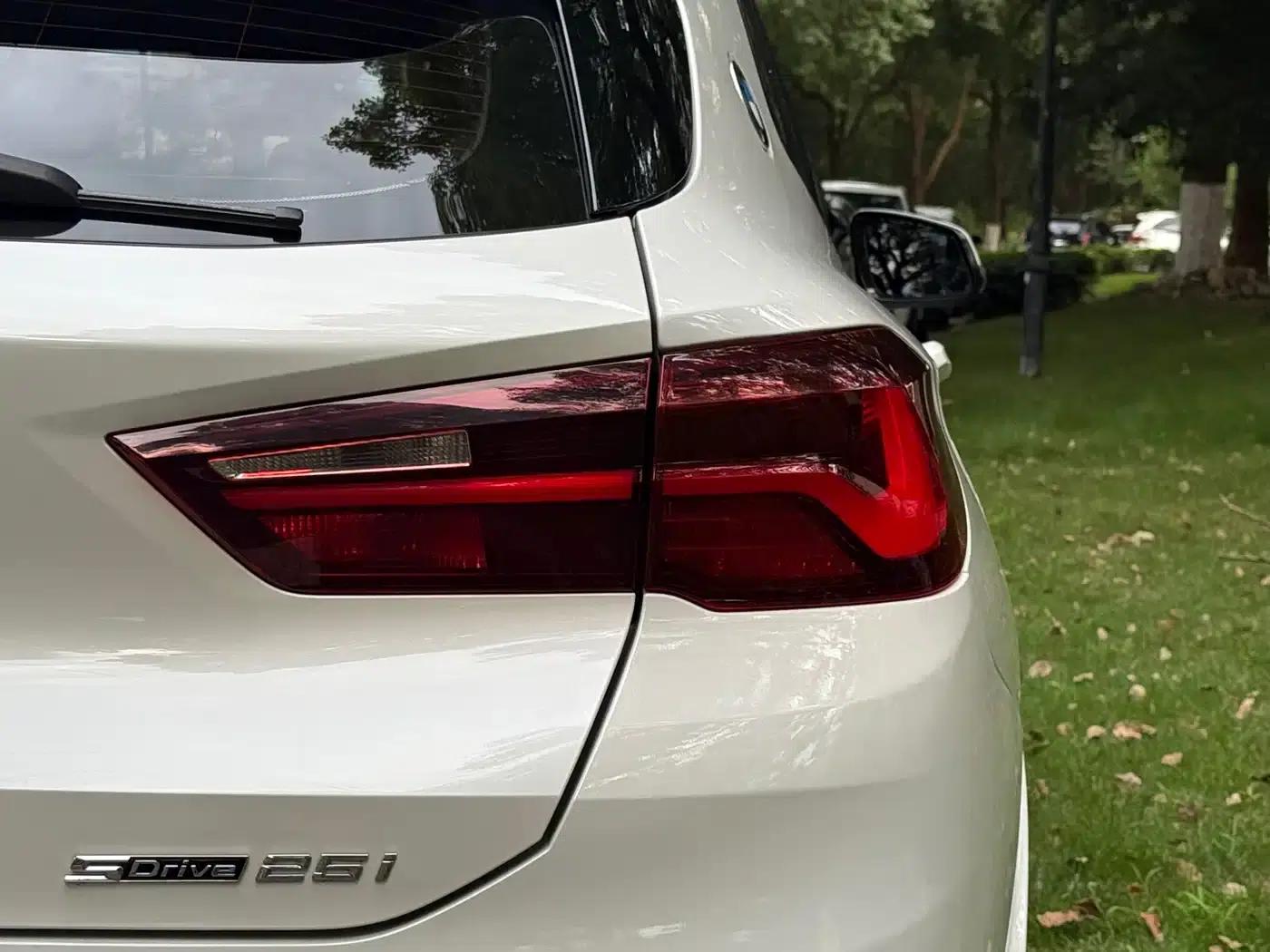 BMW X2 2022 sDrive25i M Sport Package — миниатюра 10