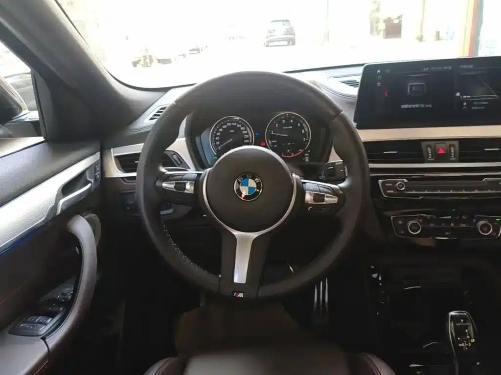 2021 BMW X2 Facelift sDrive25i M Sport Package — миниатюра 11