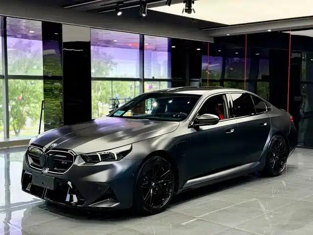 BMW M5 PHEV 2025 M5
