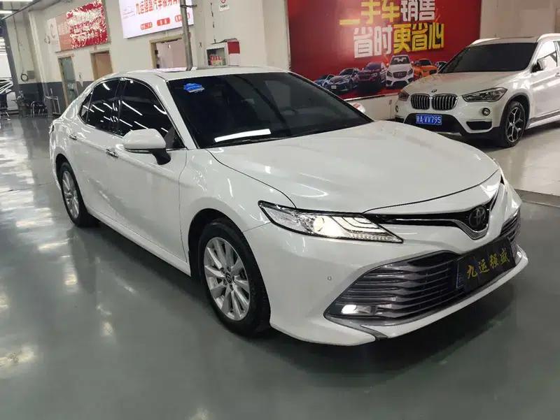 Camry 2019 Facelift 2.0G Luxury Edition — миниатюра 3