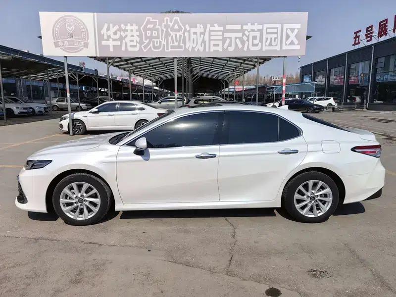 2022 Camry 2.0G Luxury Edition — миниатюра 4