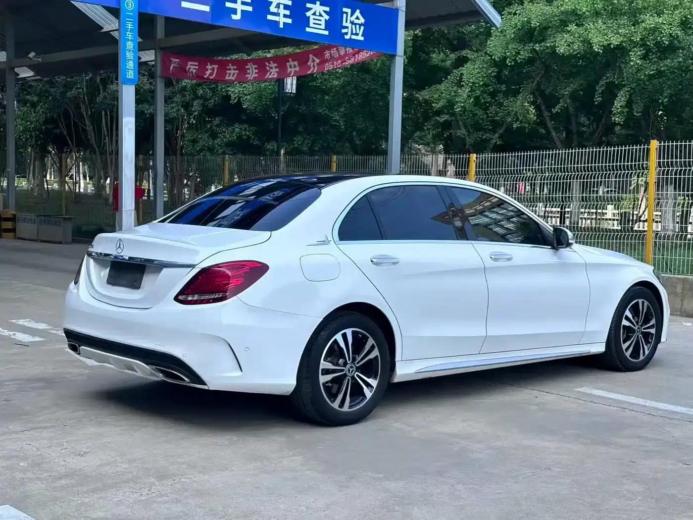 2018 Mercedes-Benz C-Class C 200 L Sport Edition — миниатюра 7