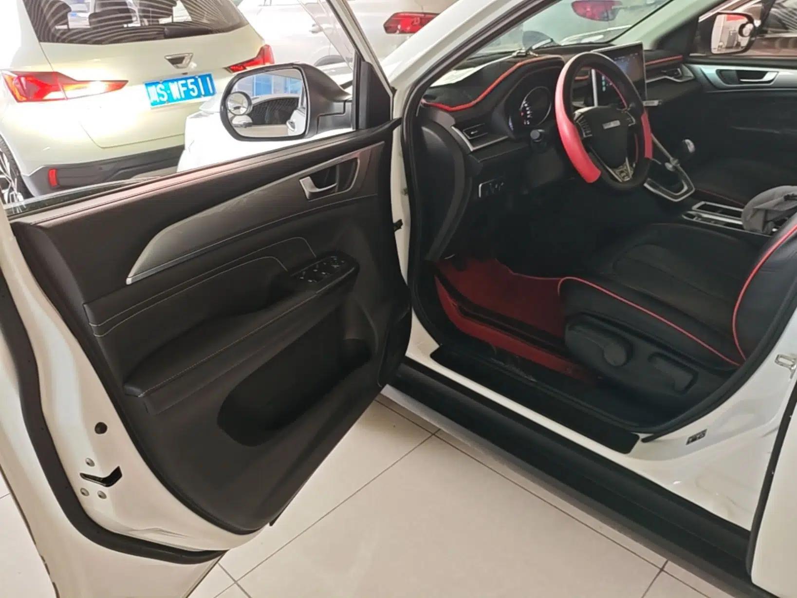 Haval M6 2023 PLUS 1.5T Manual Elite Smart Connectivity Model — миниатюра 18