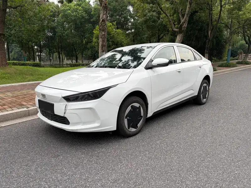 Geely Geometry A 2024 Model 410KM Travel Edition — миниатюра 1