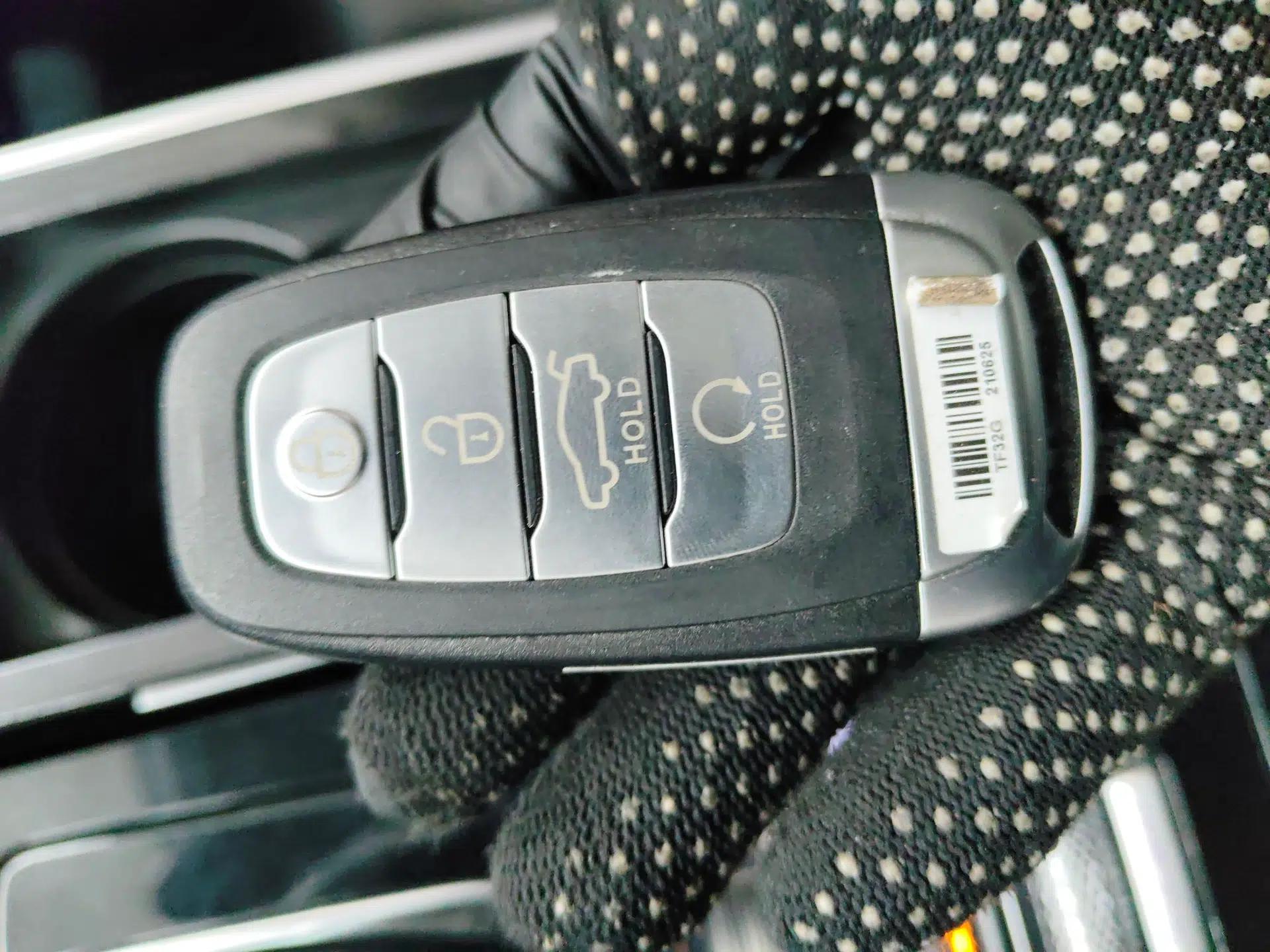 Hongqi H9 2020 2.0T Smart Connect Flagship Edition — миниатюра 22